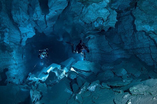 Черные дыры Земли: самые глубокие пещеры мира (10 фото)