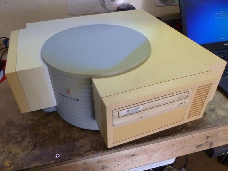 Техника 17. Packard Bell Corner Computer.